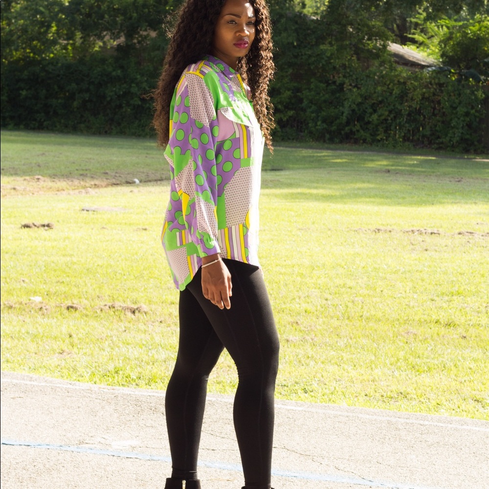 90’s vintage multi-colored blouse. Size Medium - Picture 4 of 4